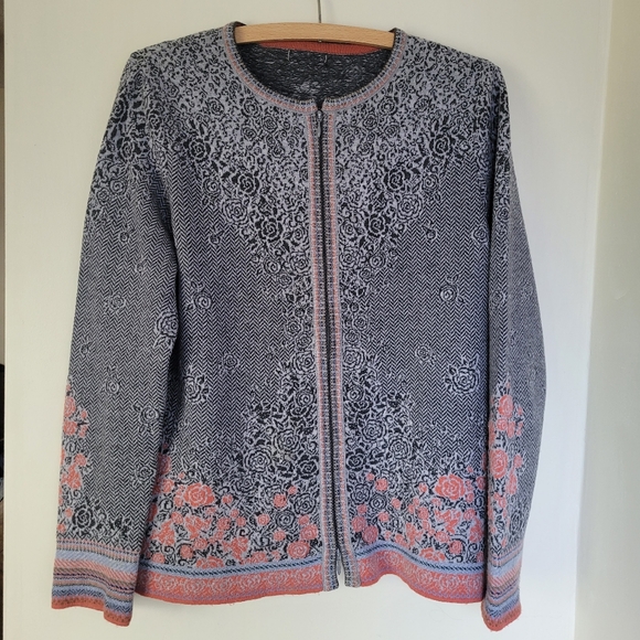 100% wool soft cozy Ivko roses sweater - Picture 2 of 7